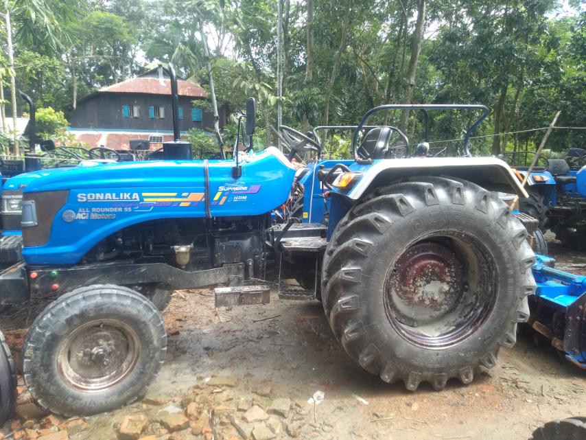 Left view - Sonalika 55 All-Rounder Supr.