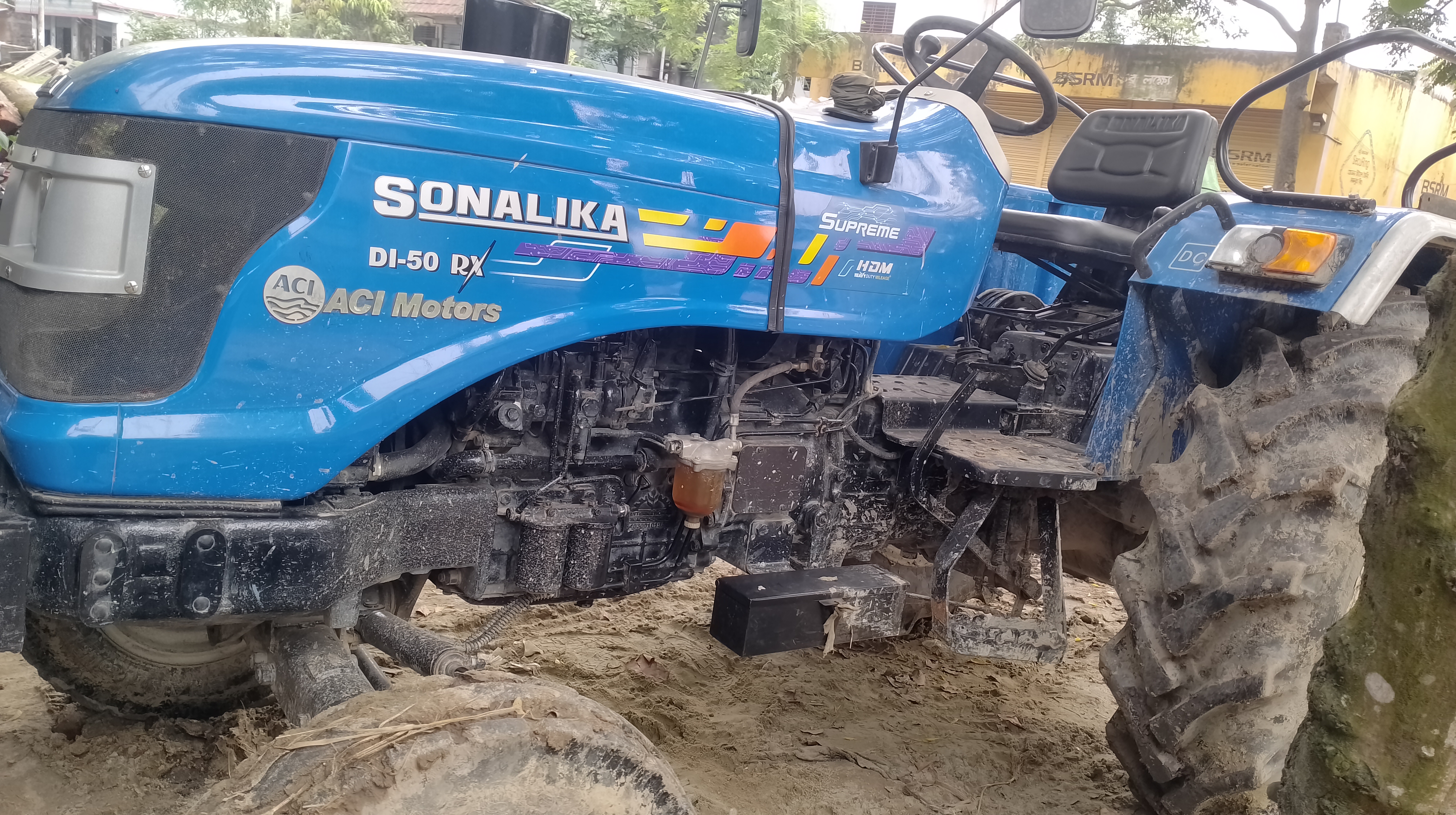 Left view - Sonalika  DI 50 RX PS Supreme