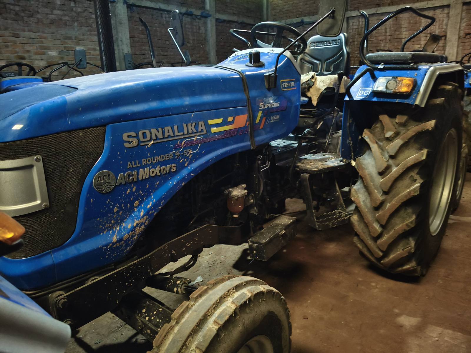 Left view - Sonalika All-Rounder SS- 55