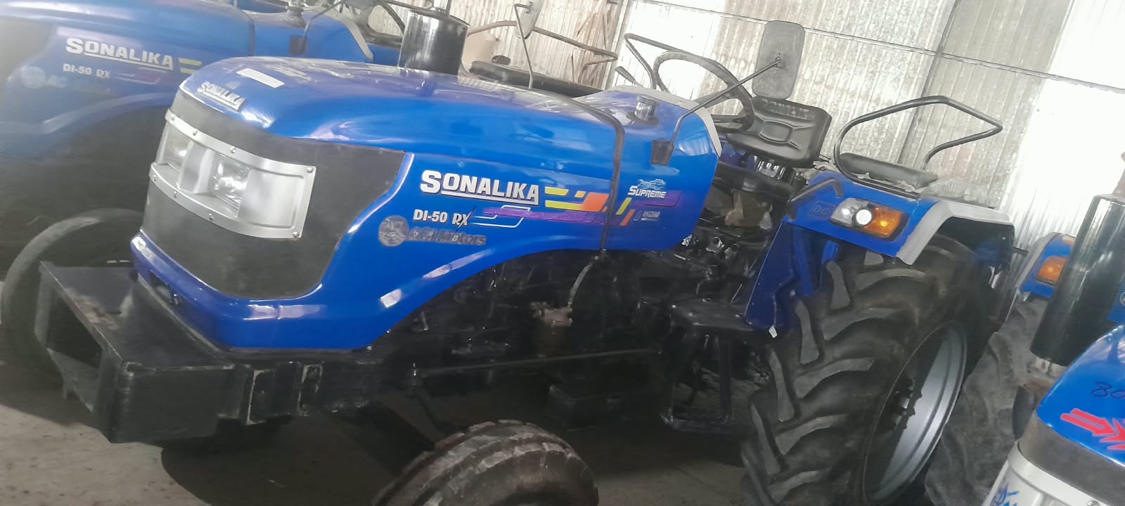 Left view - Sonalika DI-50RX  Supreme