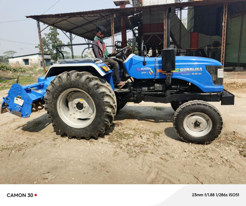 Right view - Sonalika DI 60 Rx Supreme