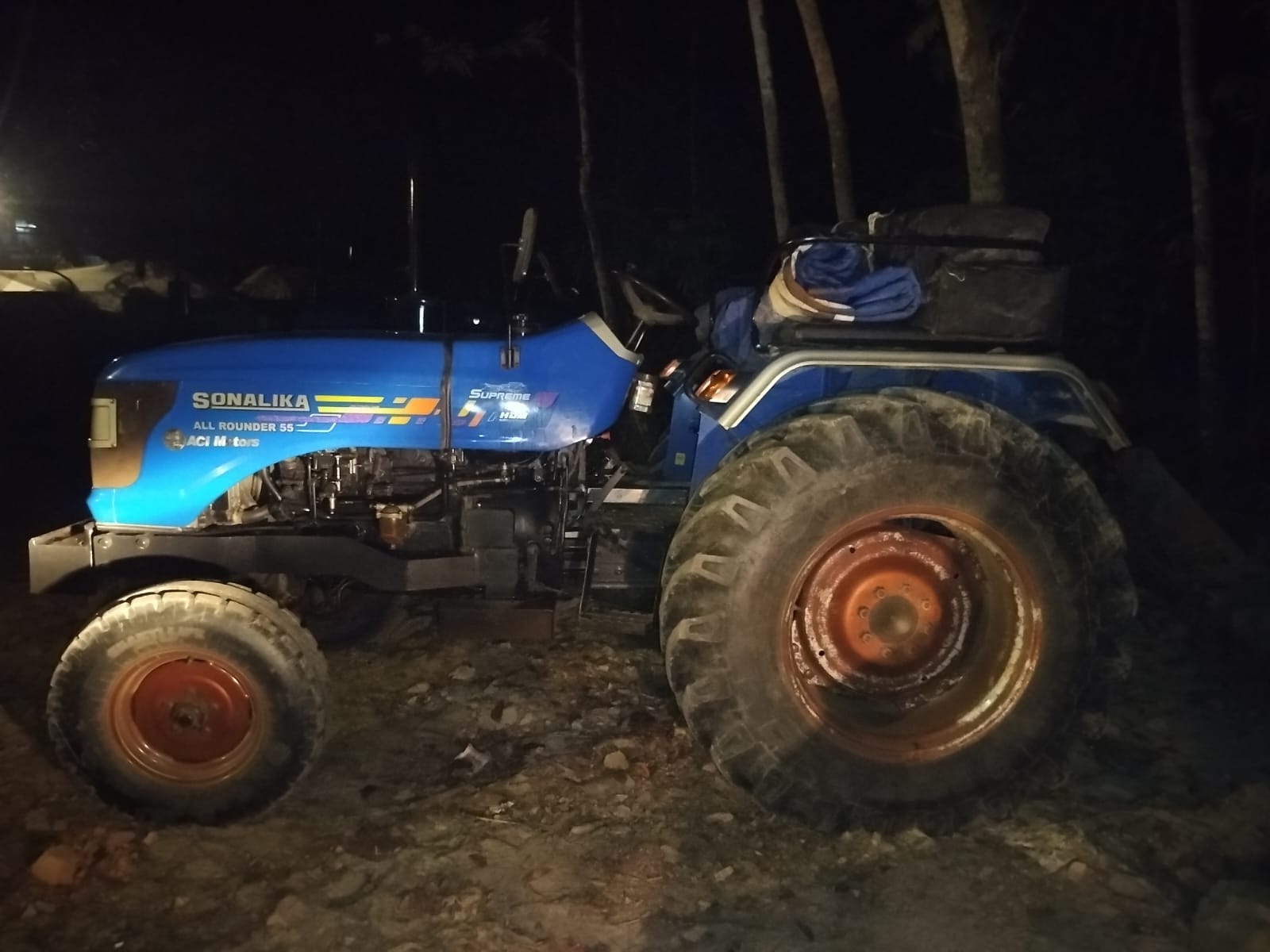 Right view - Sonalika 55 All-Rounder Supr.