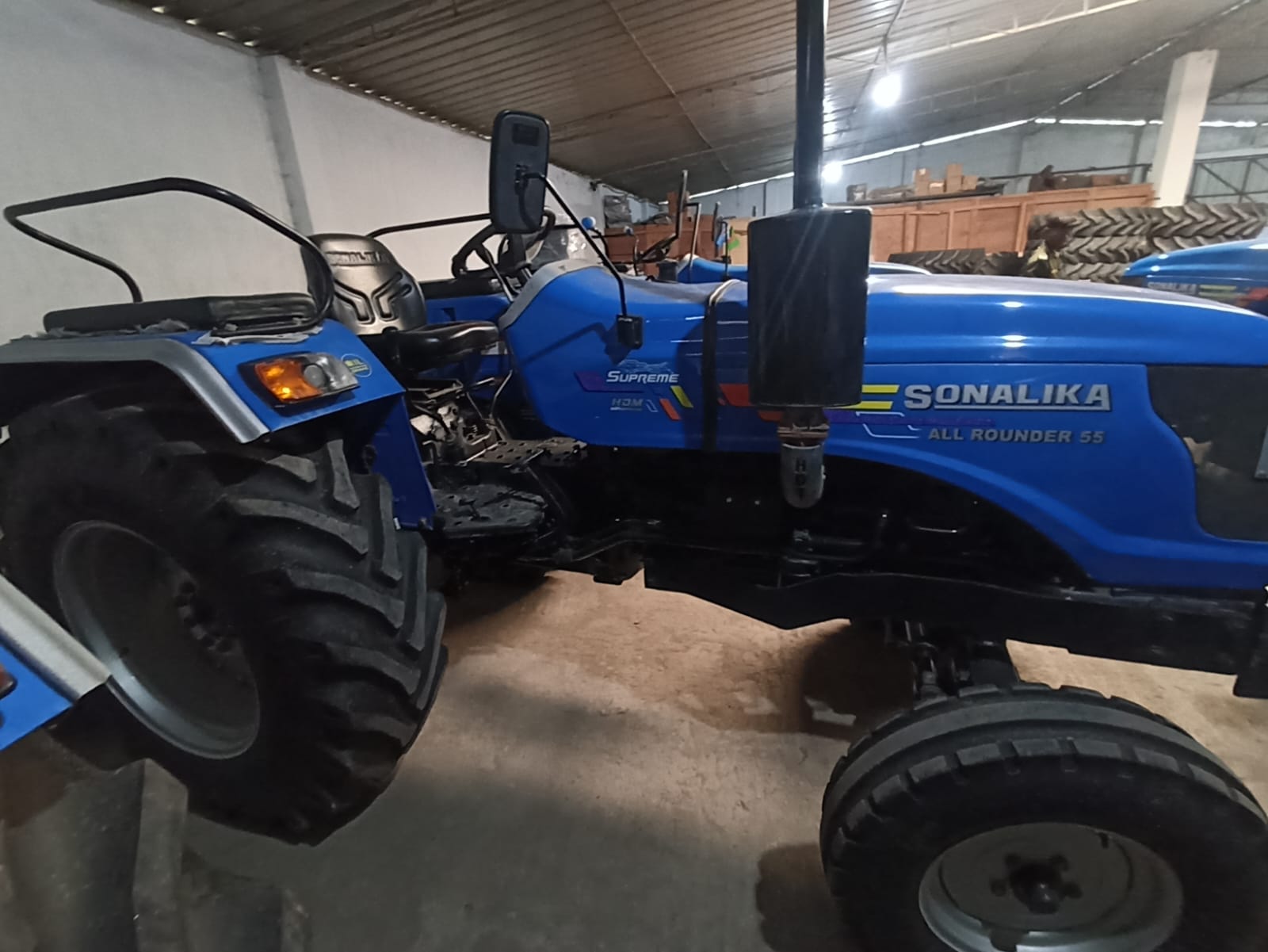 Right view - Sonalika 55 All-Rounder Supr.