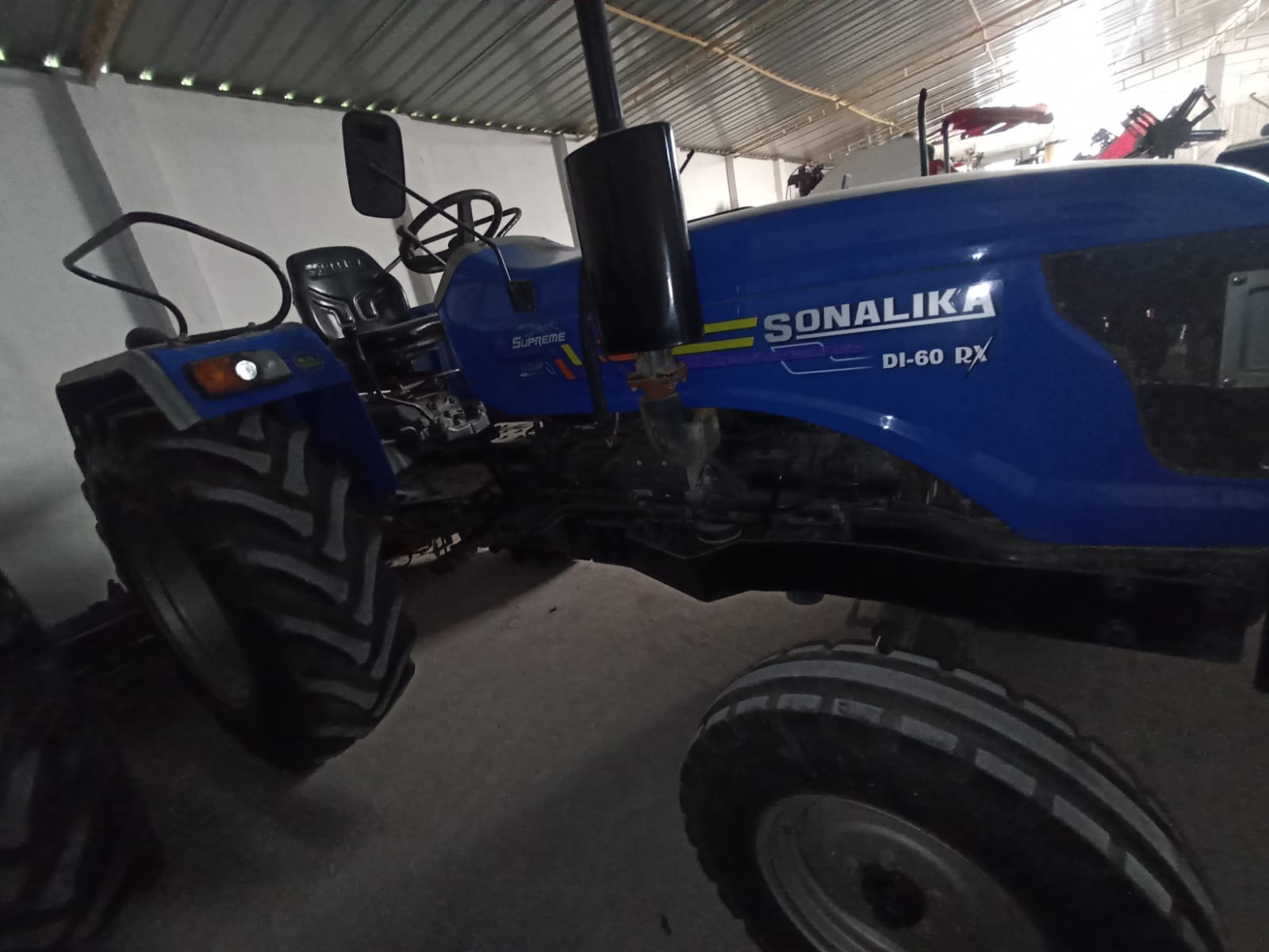 Right view - Sonalika DI 60 Rx Supreme