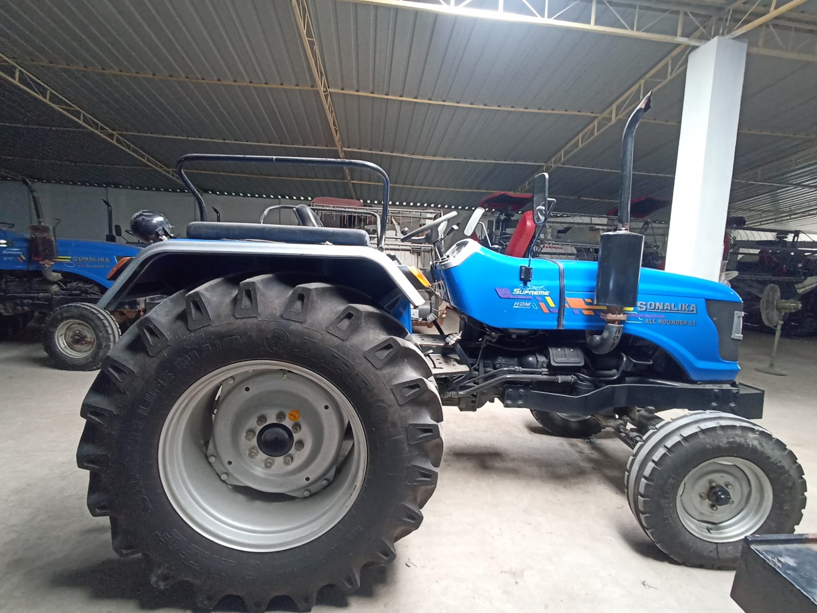 Right view - Sonalika DI 60 Rx Supreme
