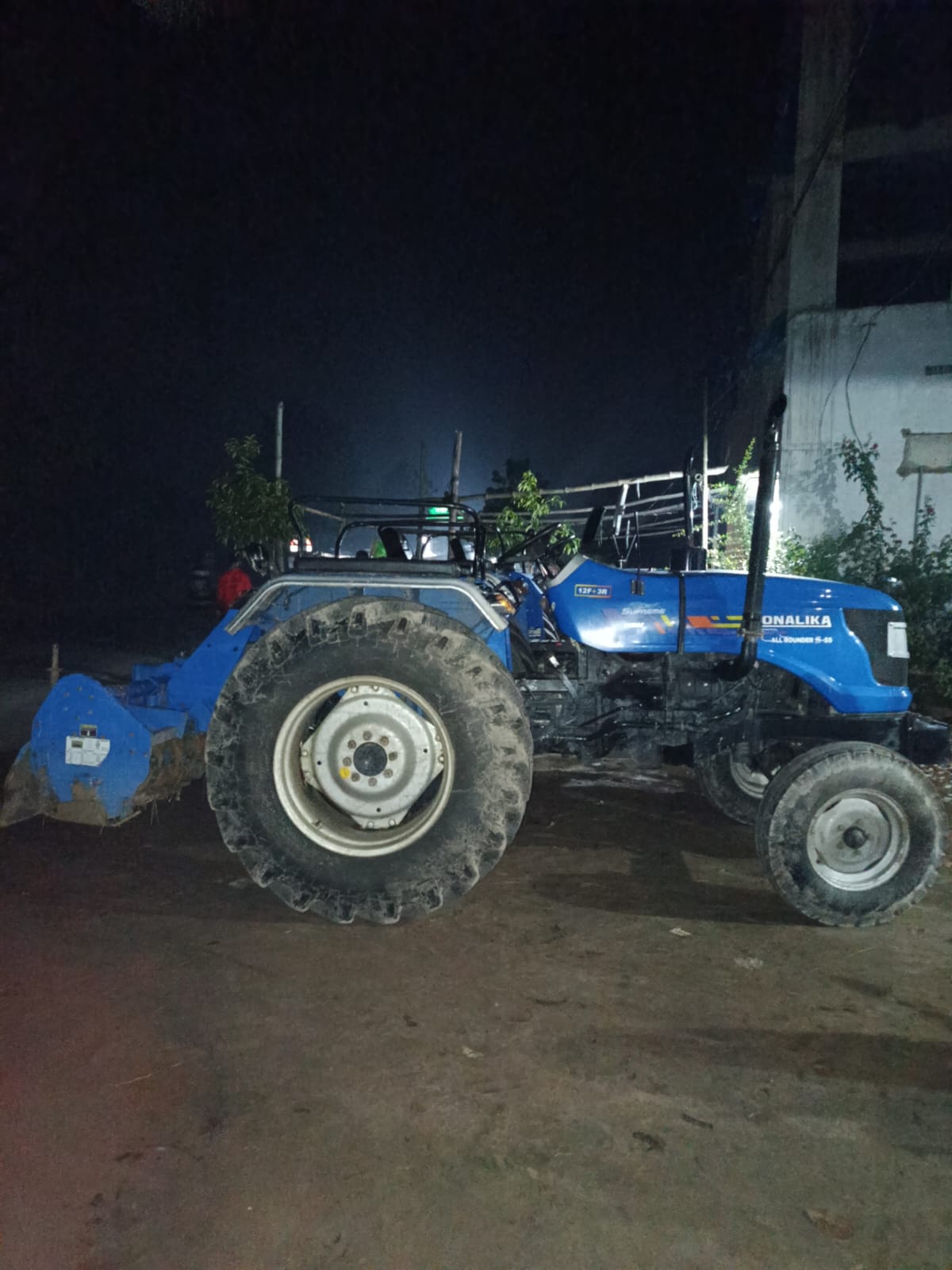 Right view - Sonalika All-Rounder SS- 55