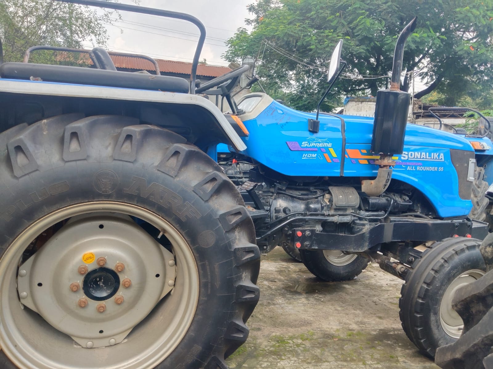 Right view - Sonalika 55 All-Rounder Supr.