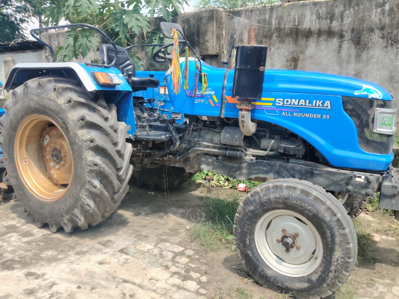 Right view - Sonalika 55 All-Rounder Supr.