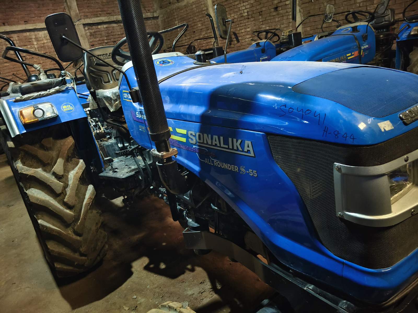 Right view - Sonalika All-Rounder SS- 55
