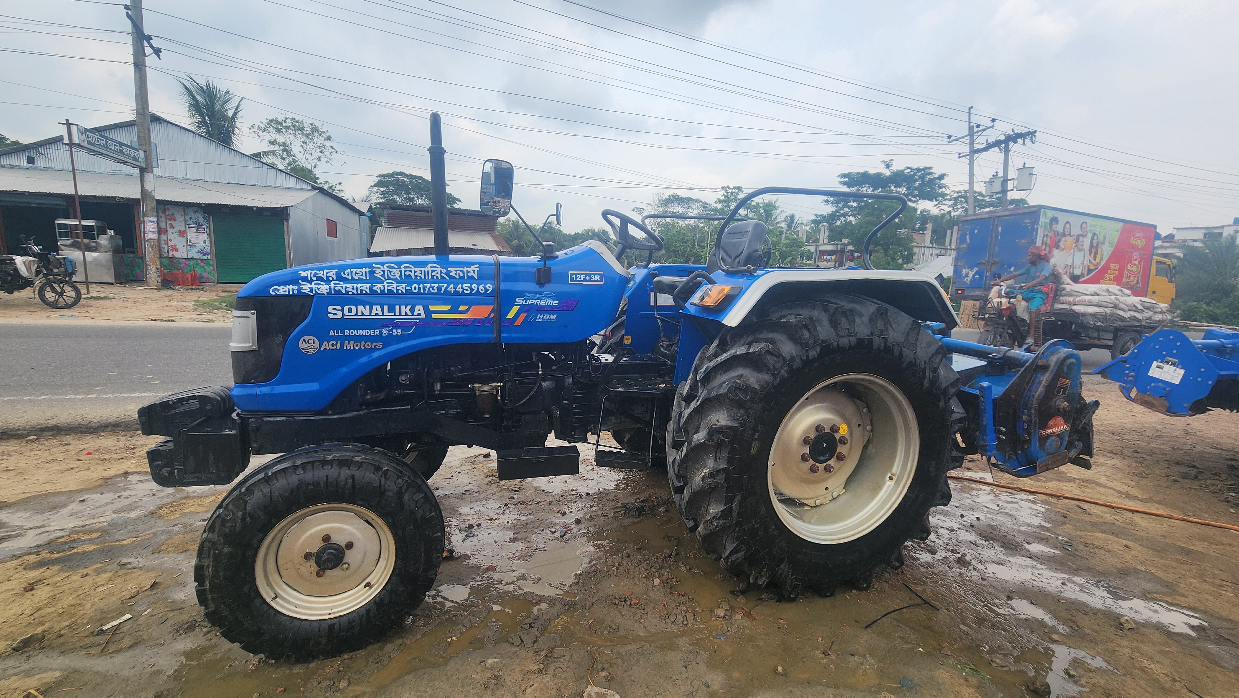 Right view - Sonalika All-Rounder SS- 55